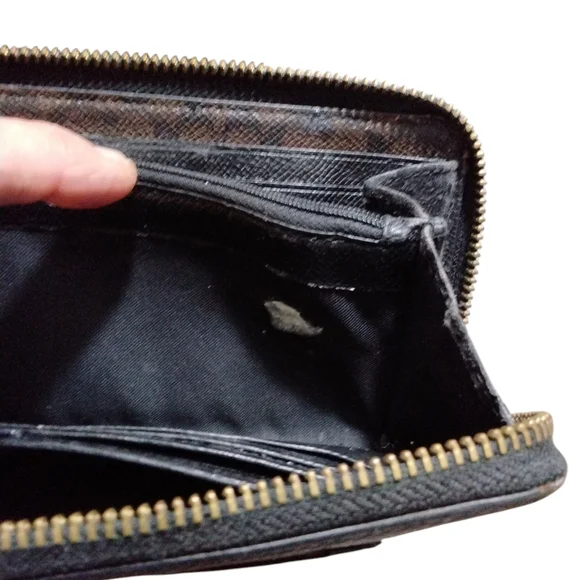 Coach Black Leather Wallet - Picture 9 of 10